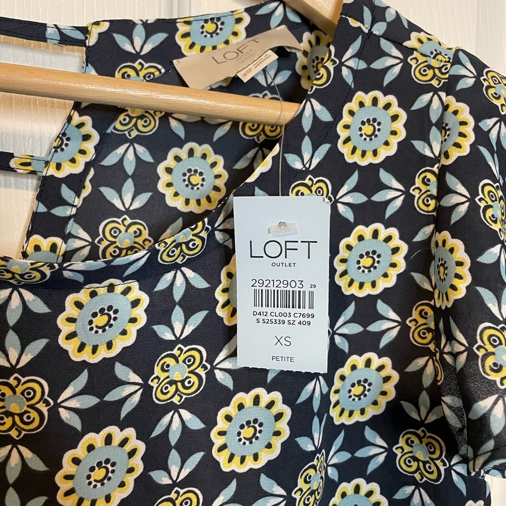 NWT LOFT Outlet blue & yellow floral blouse sz XS petite - Picture 3 of 10
